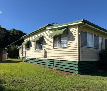 COUNTRY COTTAGE CLOSE TO TOWN - Photo 3
