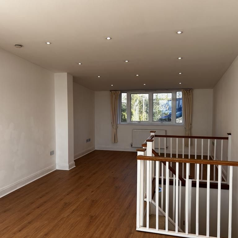 3 bedroom apartment to rent - Photo 1