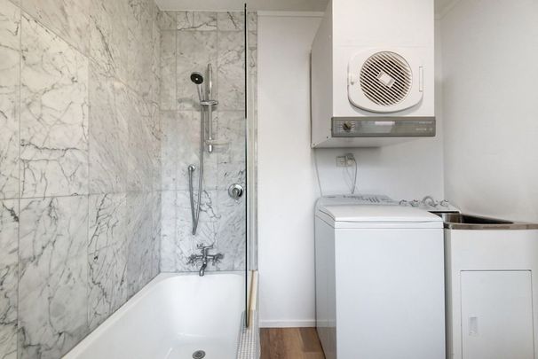 Cute One-Bedroom - Photo 1