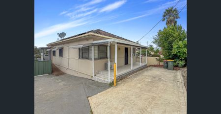 EASY LOW MAINTENANCE LIVING - Photo 3