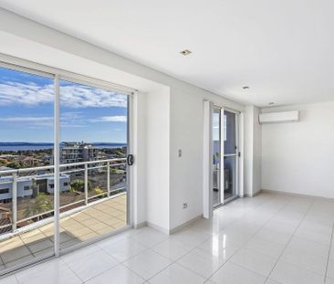 Modern 2 Bedroom Apartment - Photo 3