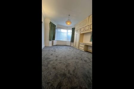 2 Bed Flat, Golders Green Road, NW11 - Photo 5