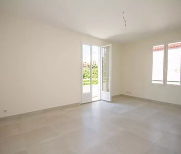 Location Appartement 4 pièces 97m² NICE 06000 - Photo 5