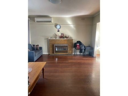 Positioned For Convenience!! - Photo 4