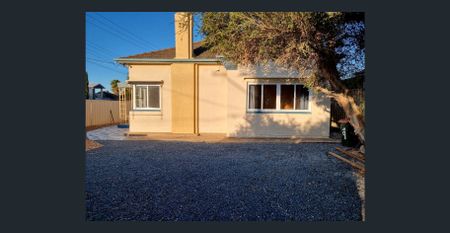 House, newly renovated - Photo 5