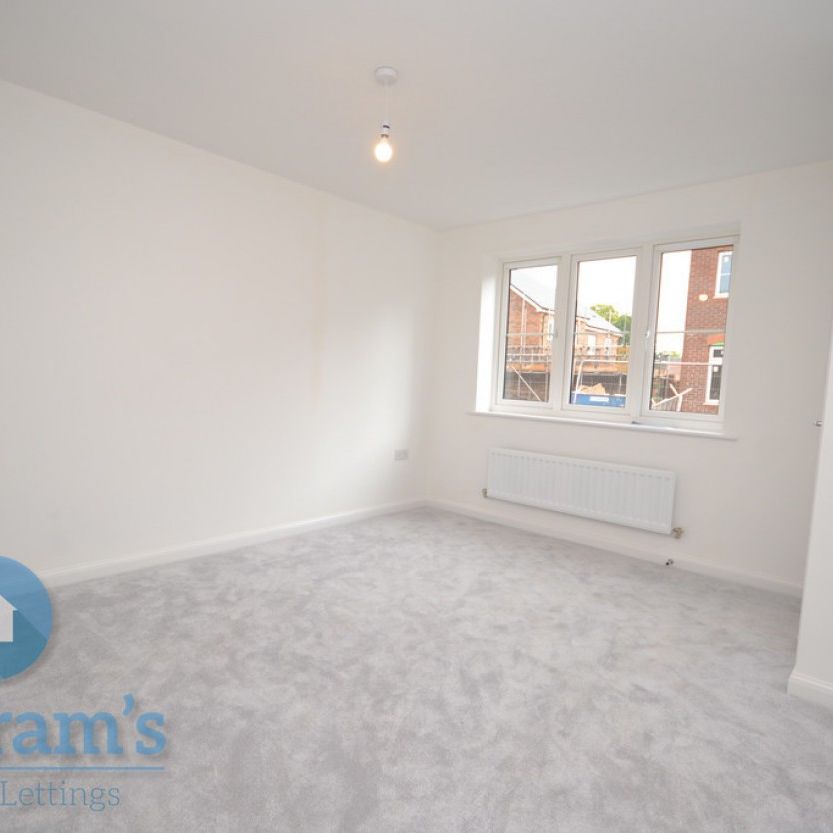 Elizabeth Drive, Edwalton - Photo 1
