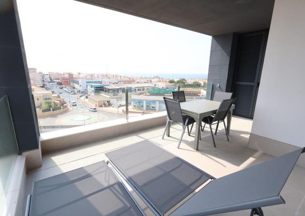Apartamento a estrenar con vistas al mar en esquina en La Mata.
