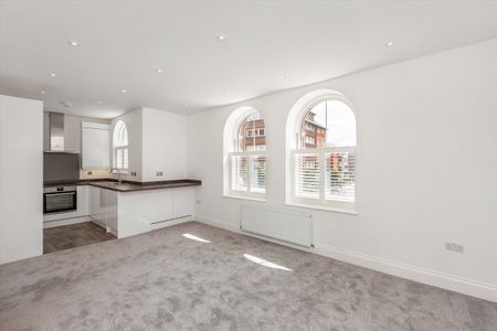 The Broadway, Wimbledon, SW19, London - Photo 2