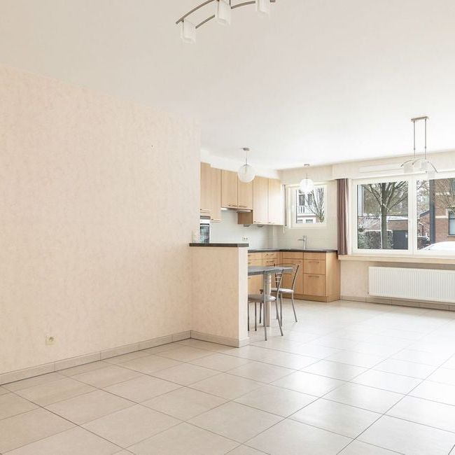 Appartement te huur in Wilrijk voor € 1.200 met 2 slaapkamers - Photo 1