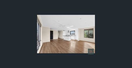 Modern 3 Bedroom Property - Photo 2