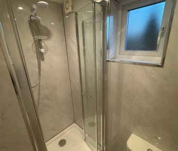 4 bedroom semi-detached house to rent - Photo 6