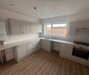 2 Bed Flat, Gregory Boulevard, NG7 - Photo 4