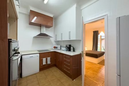 Carrer de Descartes, Barcelona, Catalonia 08006 - Photo 3