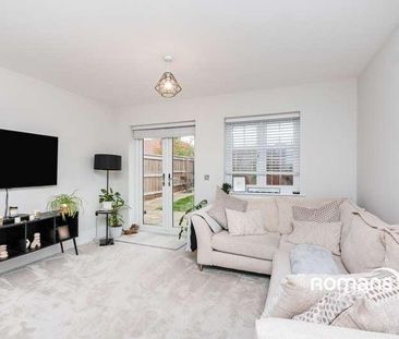 The Hedgerows, Crookham Village, Fleet, Hampshire, GU51 - Photo 2
