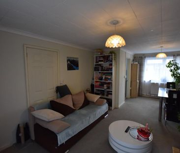 2 bedroom semi-detached house to rent - Photo 2