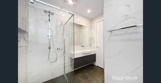 Exceptional 4-Bedroom Family Home in a Prime School Zone - Photo 1