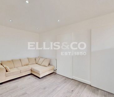 Thorn Close, UB5, Northolt - Photo 5