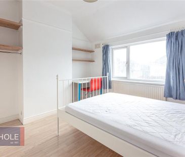 4 bedroom semi-detached house to rent - Photo 5