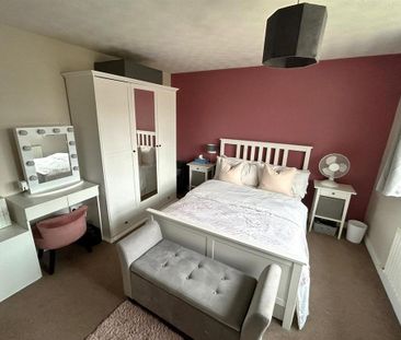 4 bedroom detached house to rent - Photo 4