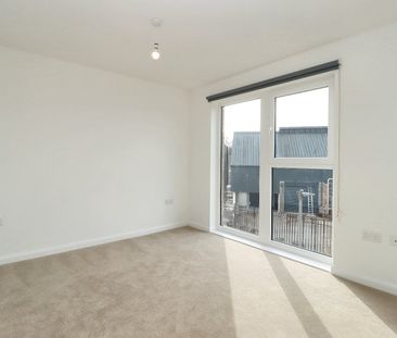 2 bedroom terraced property to rent - Photo 3