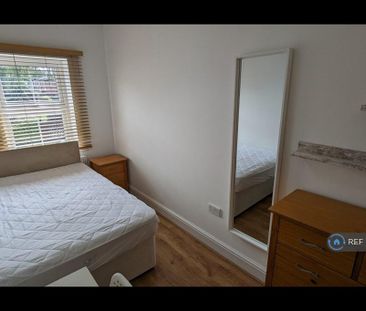 4 bedroom terraced house to rent - Photo 4
