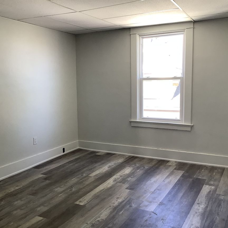 For Lease - 90 Kent St Street, Haldimand, Ontario - Photo 1