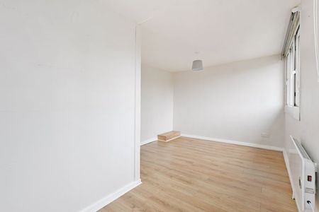 Exeter Drive, Sheffield - Photo 2