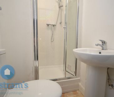 1 bed Shared House for Rent - Photo 2