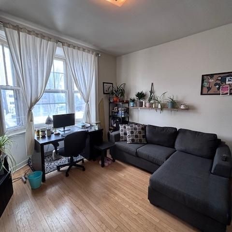 Quartier Montcalm, Québec, beau 3 1/2, aire ouverte, orienté sud, Internet gratuit - Photo 1