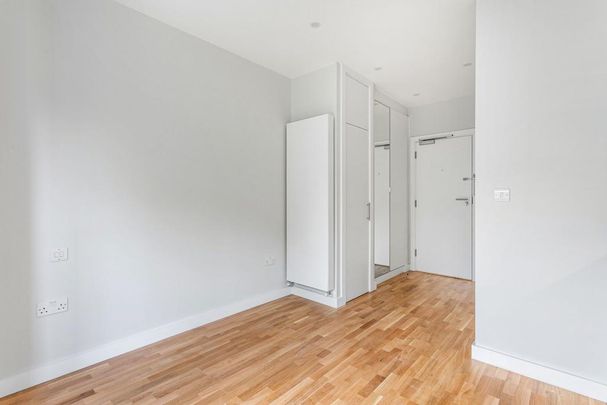 Flat to rent - Photo 1