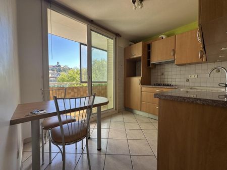Location Appartement 4 pièces 75m² CHAMBERY 73000 - Photo 2