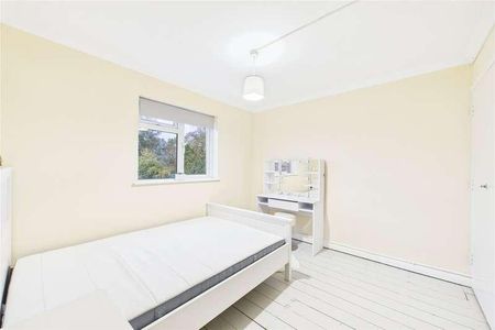 Yorktown Road, Sandhurst, Berkshire, GU47 - Photo 2