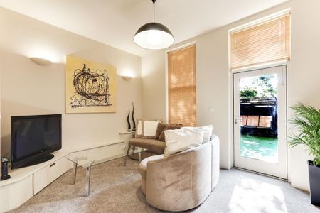 4 bedroom apartment to rent - Photo 2