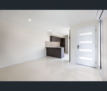 2/17 Anne Street, Park Ridge, Qld 4125 - Photo 1