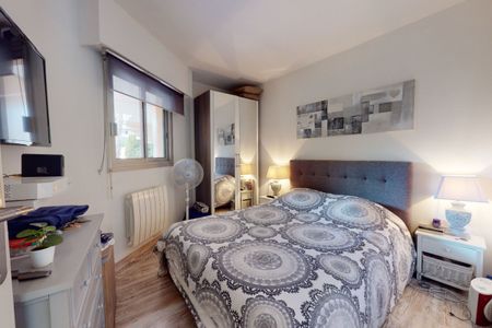 Appartement meublé 2 pièces, joliment décoré, terrasse sud sans vis-à-vis. - Photo 3