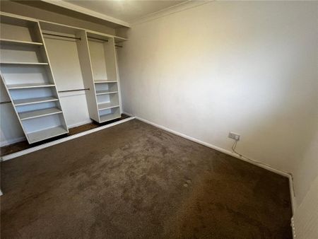 3 bedroom end of terrace house to rent - Photo 4