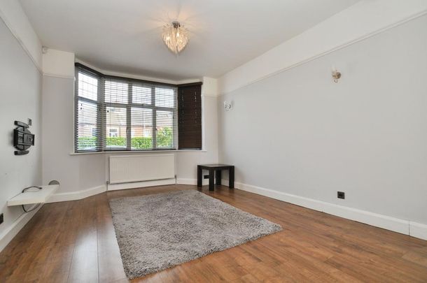 3 bedroom semi-detached house to rent - Photo 1