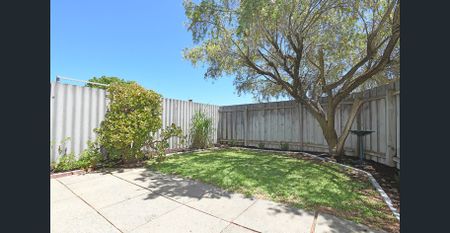 NEATLY PRESENTED TOWNHOUSE IN QUIET REAR POSITION - Photo 3