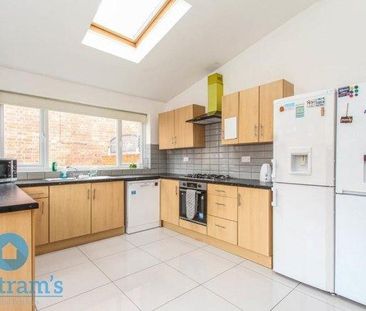 1 bedroom in a house share to rent - Photo 6