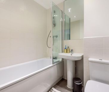 3 bedroom semi-detached house to rent - Photo 3