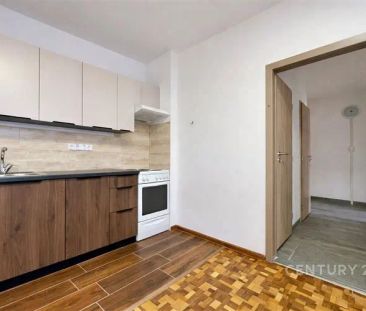 Dlouhodobý pronájem bytu 2+kk s lodžií o 42 m - Photo 1