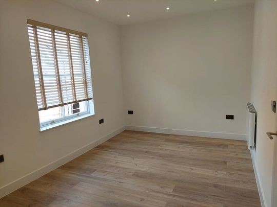 Silverwell Street, Bolton - Photo 1