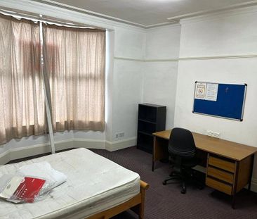 1 bedroom semi-detached house to rent - Photo 5