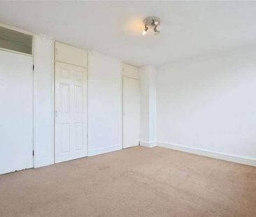 Park Place, Hillview Road, Woking, Surrey, GU22 - Photo 3