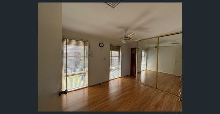 3 BEDROOM FAMILY HOME - Photo 4