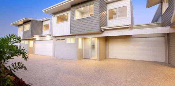 Furnished townhouse located in prime location - Photo 2