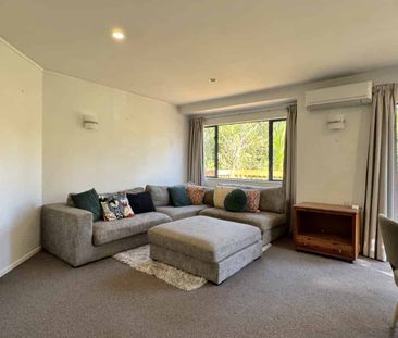 Charming 2-Bedroom Home in Titirangi - Photo 3