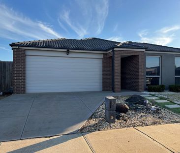 51 Toolern Waters Drive, Weir Views, VIC 3338 - Photo 6