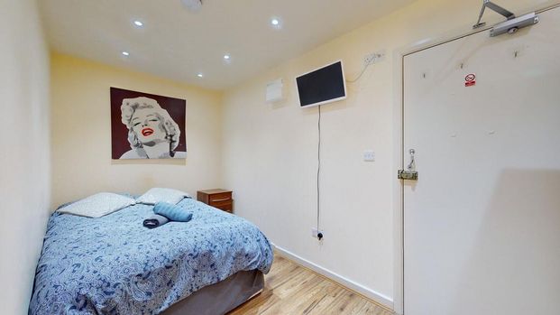 Studio to rent - Photo 1