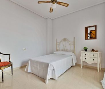 Apartment in Fuengirola, Costa del Sol - Photo 4